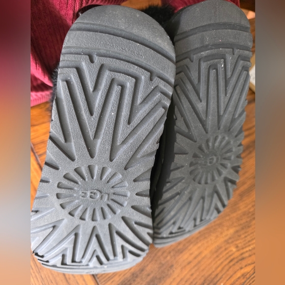 UGG Black Faux Fur Boots - Picture 6 of 6